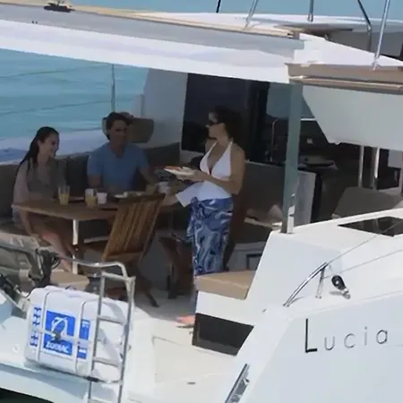 Catamaran&special Events Hotel en barco